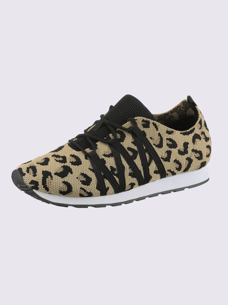 Chaussures à lacets matière textile agréable à porter