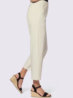 Jean 7/8 détail à découpes