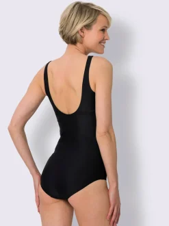 Maillot de bain bon. b, c, d