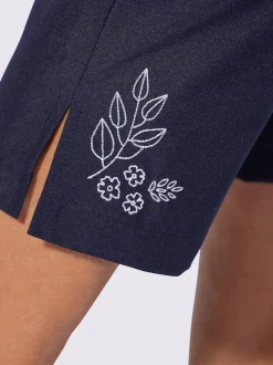 Pantalon 3/4 broderie décorative