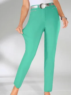 Pantalon extensible tombe parfaitement grâce au stretch, dans toutes les tailles