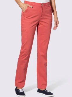 Pantalon poches plaquées sur les côtés.