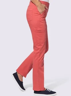 Pantalon poches plaquées sur les côtés.