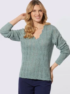 Pull ajouré effet cache-cœur