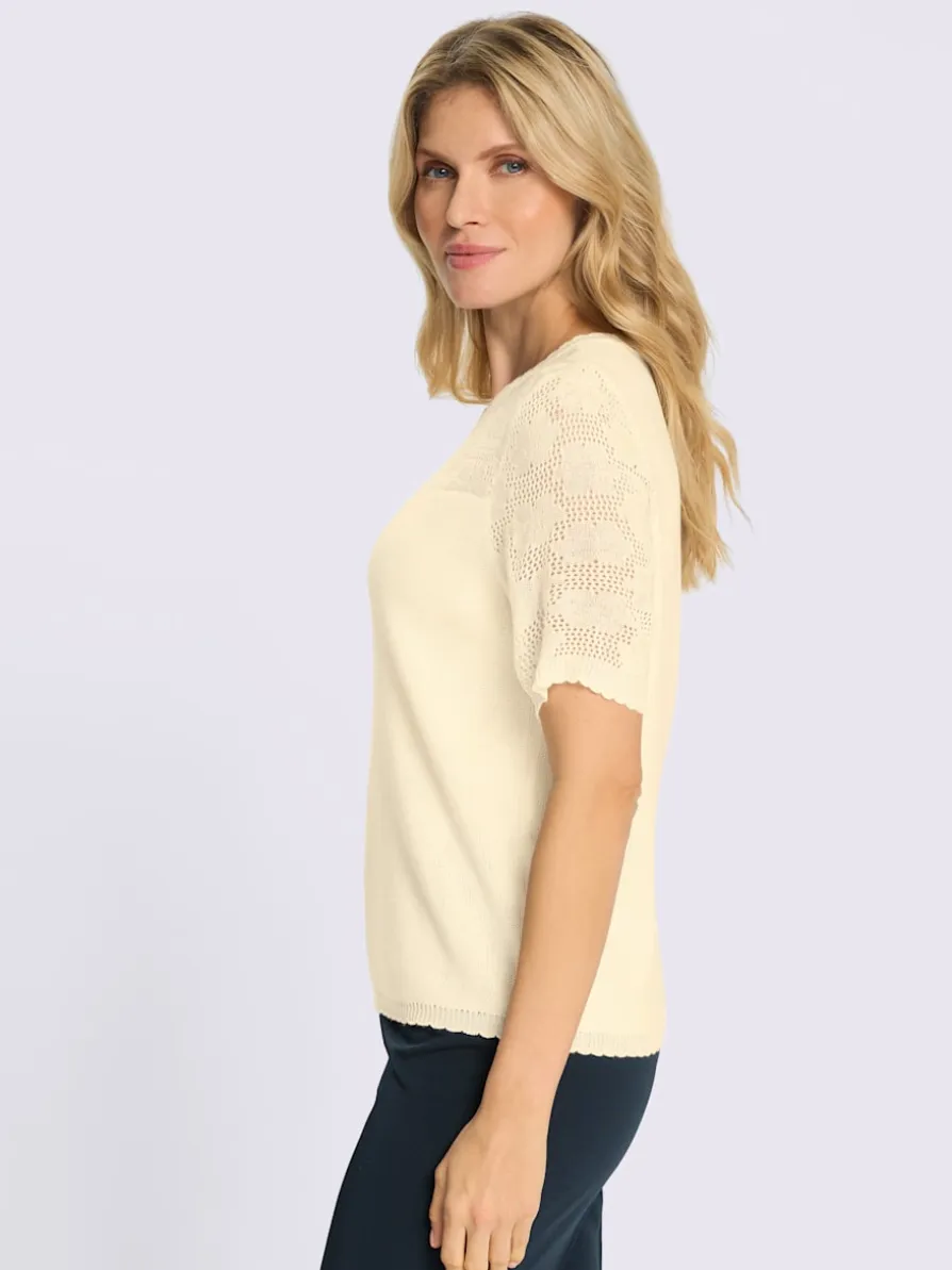 Pull ajouré superbe motif ajouré