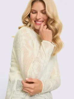 Pull ajouré superbe motif ajouré