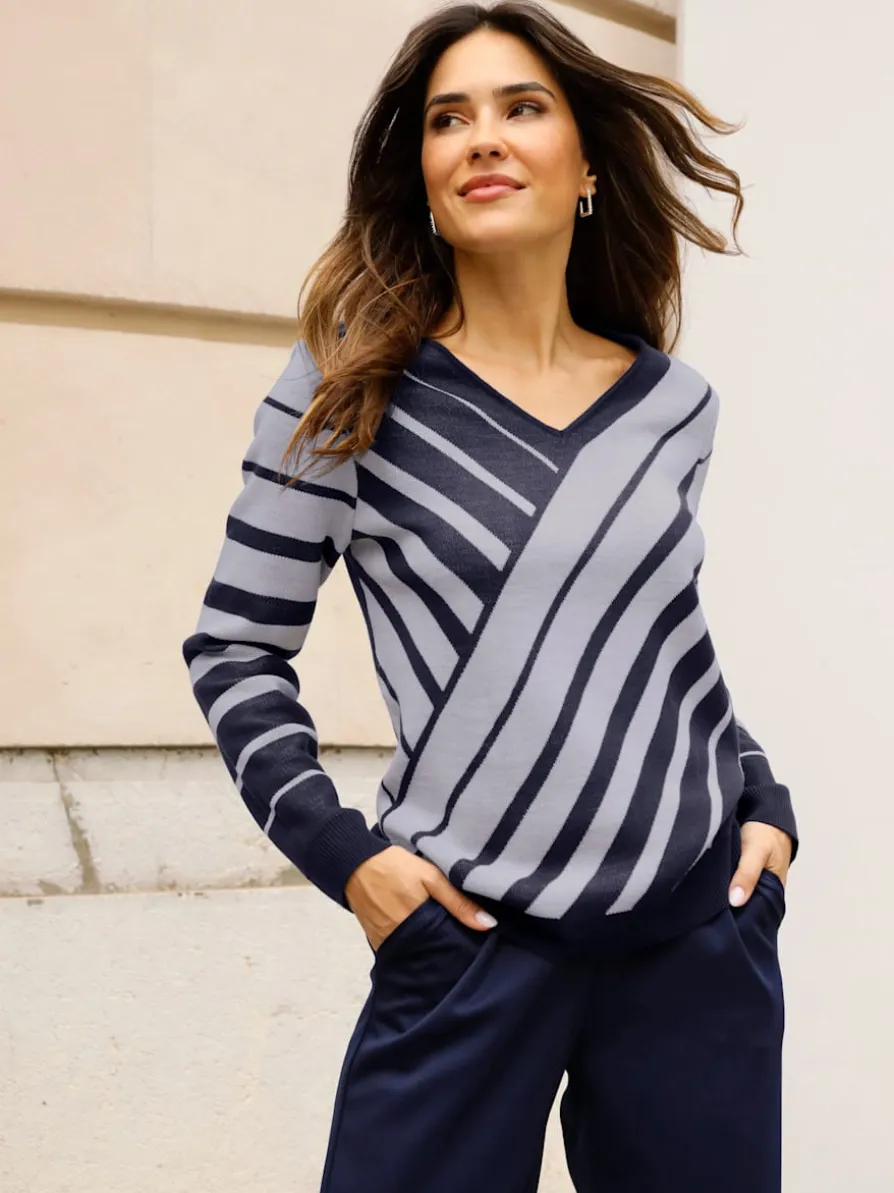 Pull à encolure en v motif à rayures mode