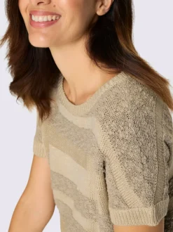 Pull long fil brillant couleur or