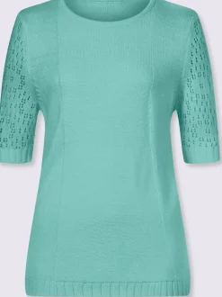Pull motif ajouré à la manche