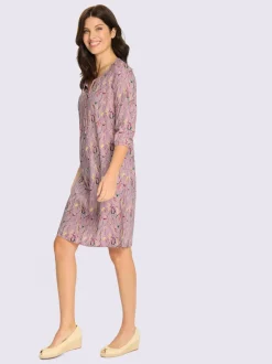 Robe évasée lien à nouer à l'encolure