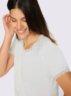T-shirt traditionnel empiècement en dentelle