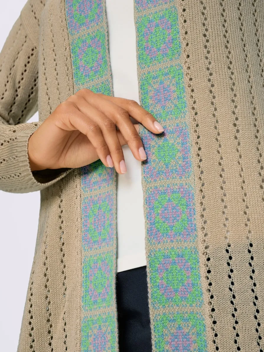 Veste en tricot ajouré motif ajouré léger